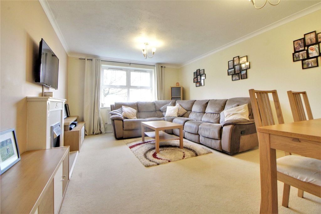 Property photo 3 of 8 Picture No. 01