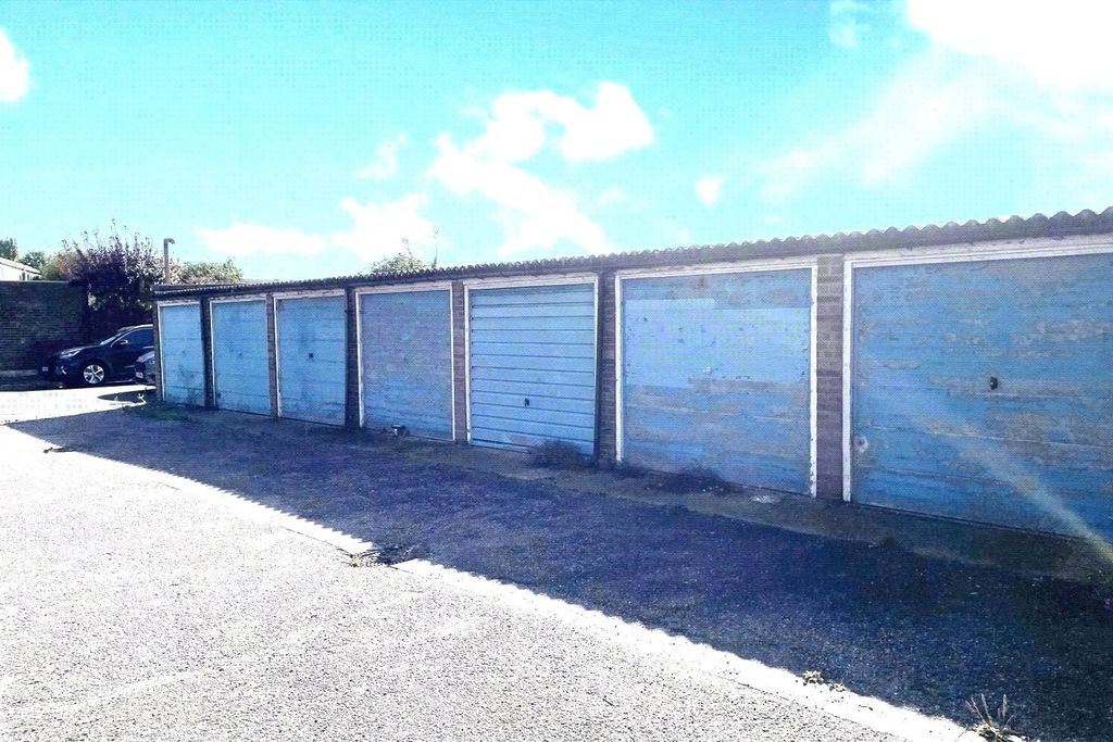 Property photo 3 of 5 Picture No. 01