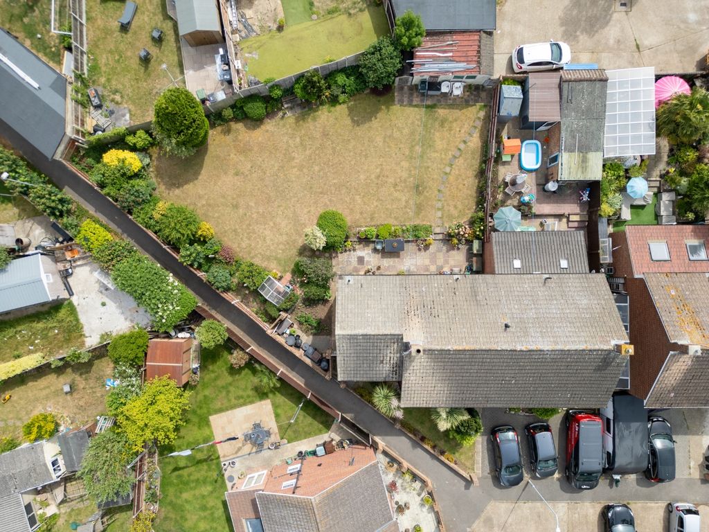 Property photo 2 of 29 3077343
