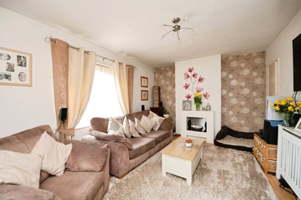 Property photo 3 of 16 Photo