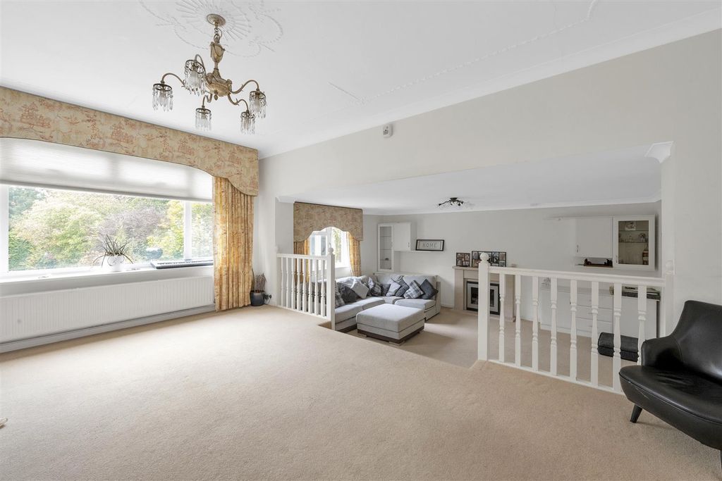 Property photo 3 of 14 4-Oakfield-Road-01.Jpg