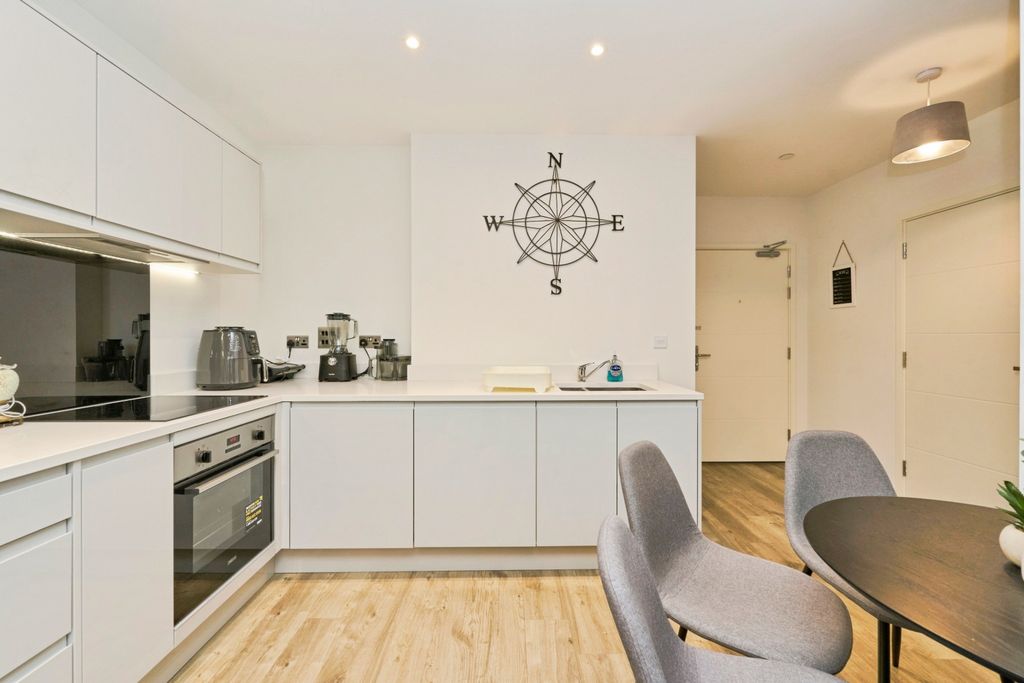 Property photo 3 of 20 1896345-19