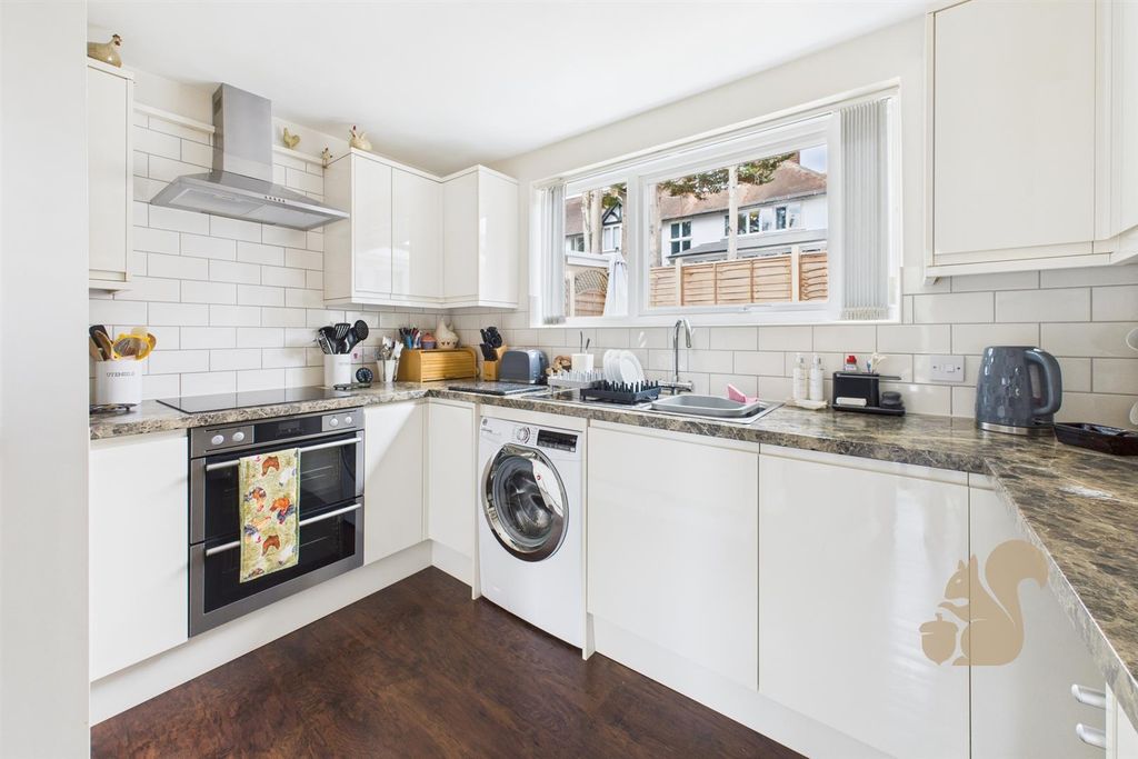 Property photo 2 of 16 Kitchen