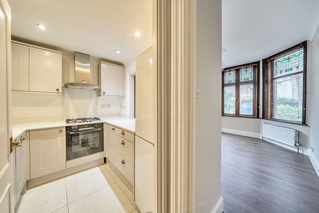 Property photo 3 of 14 1407096-9-698208c...