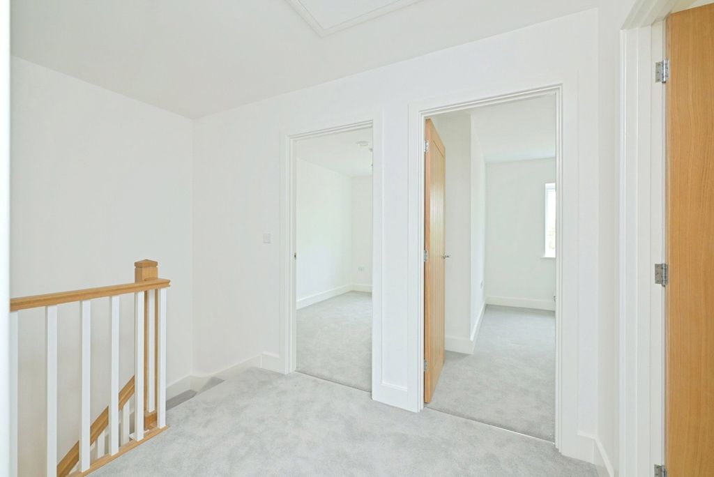 Property photo 2 of 11 Picture No. 18