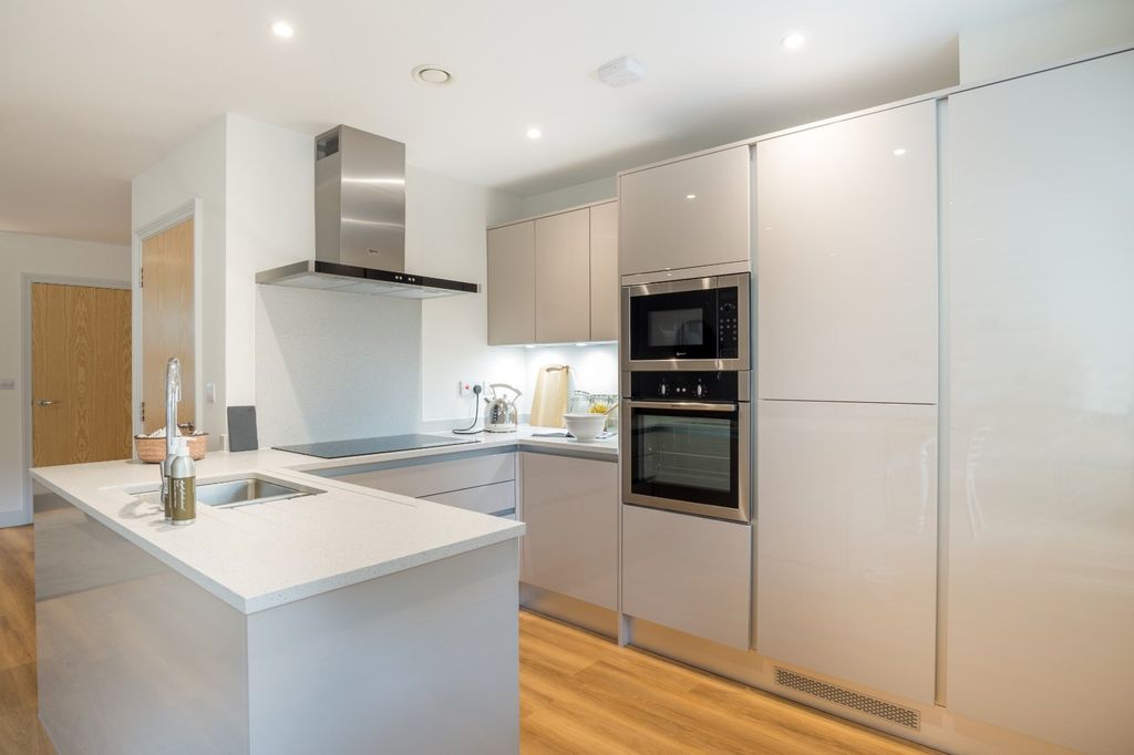 Property photo 3 of 17 Picture 3