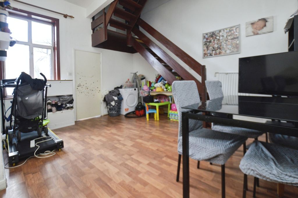 Property photo 2 of 9 Pbox-Img.Jpg