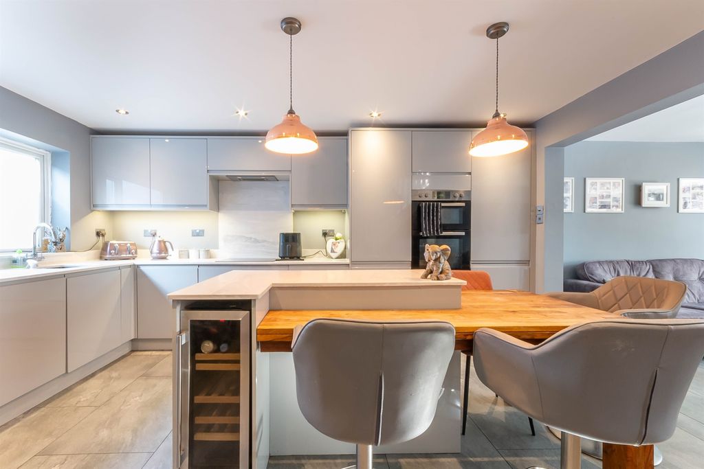 Property photo 2 of 13 Kitchen