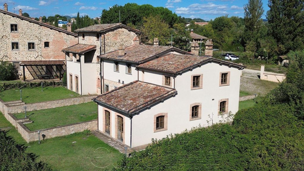 Property photo 1 of 41 Città DI Castello (Perugia) – Rustic-Style Townhouse With Private Garden, Swimming Pool And Tennis Court