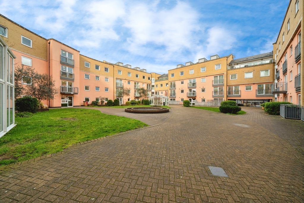 Property photo 1 of 17