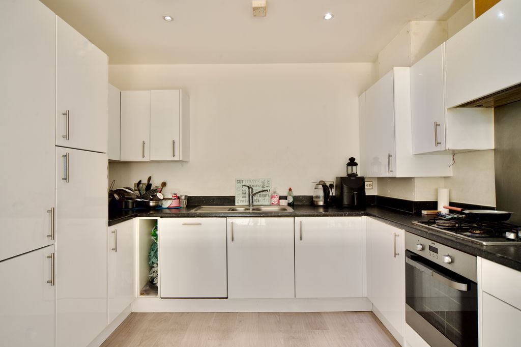 Property photo 2 of 11 Kitchen Area