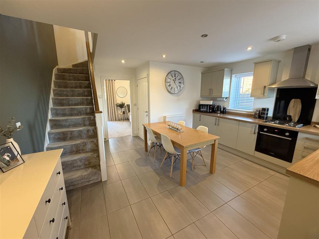 Property photo 3 of 17 Kitchen A.Jpg