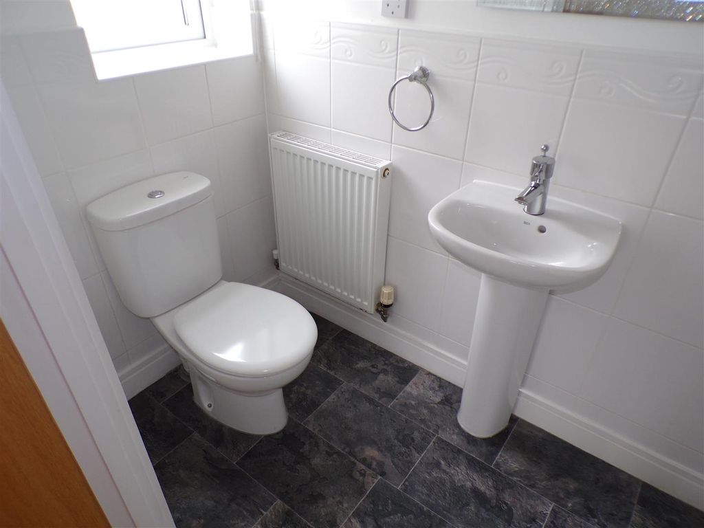 Property photo 2 of 6 En-Suite.Jpg