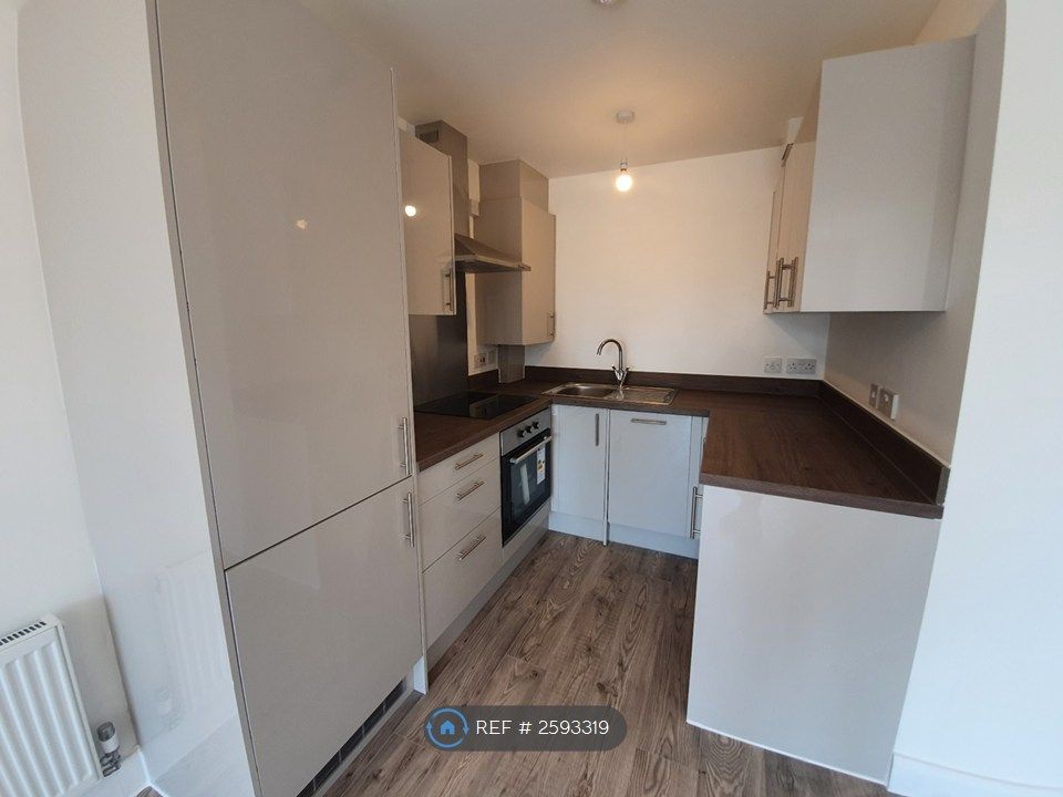 Property photo 1 of 7 Kitchen