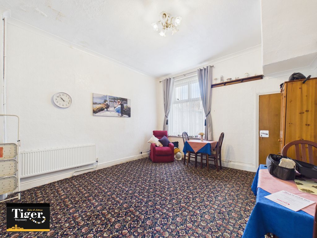 Property photo 3 of 26 Cam02176G0-Pr0866-Still019