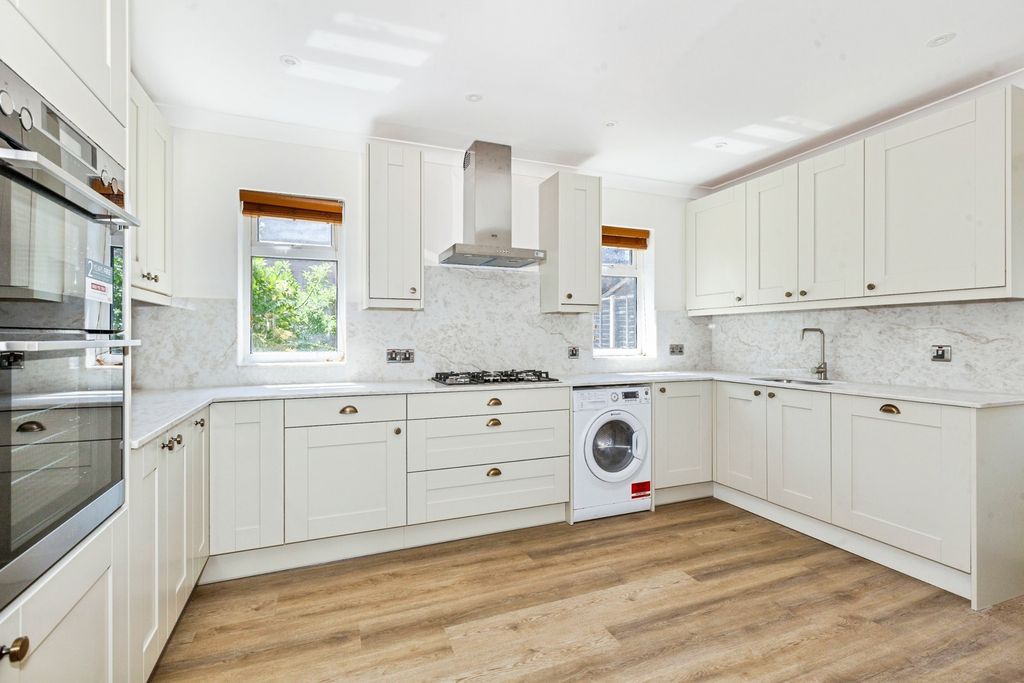 Property photo 2 of 24 Pbox-Img.Jpg