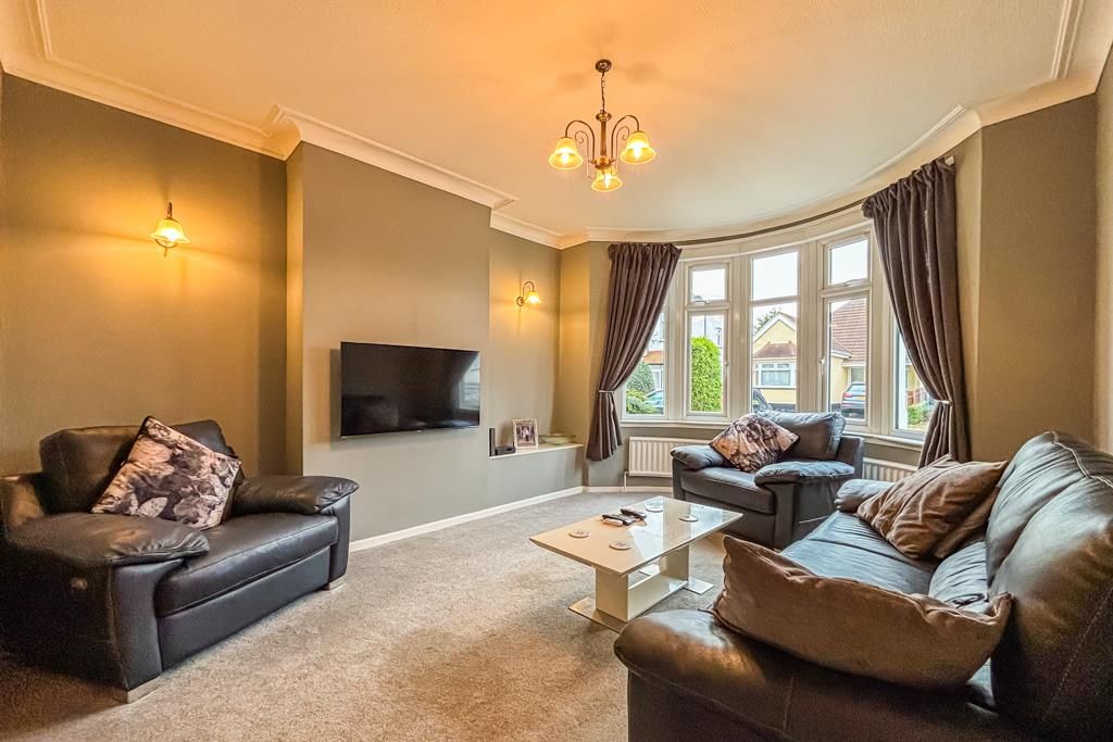 Property photo 2 of 15 Lounge