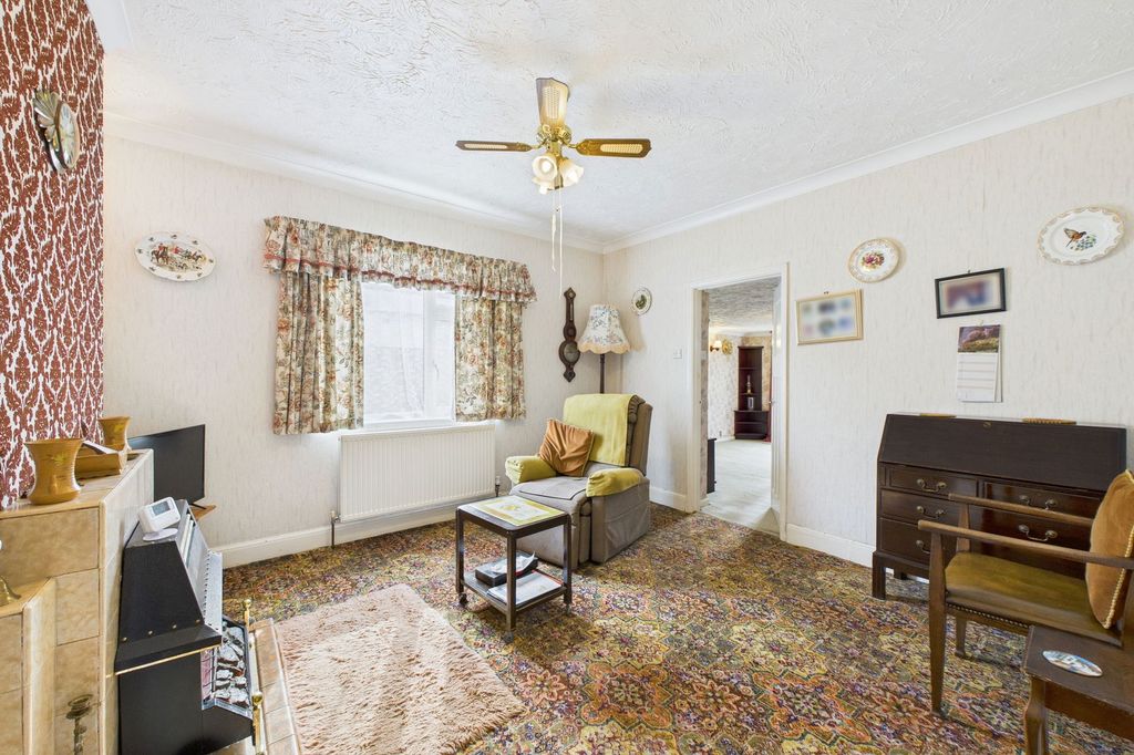 Property photo 2 of 22