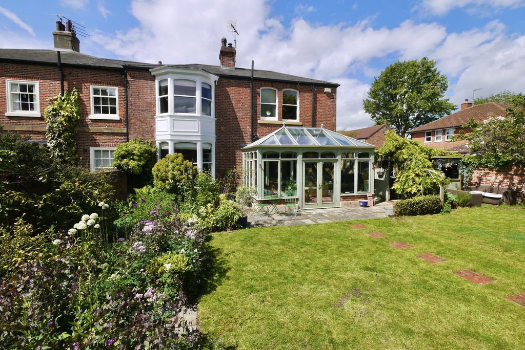 Property photo 2 of 40 40