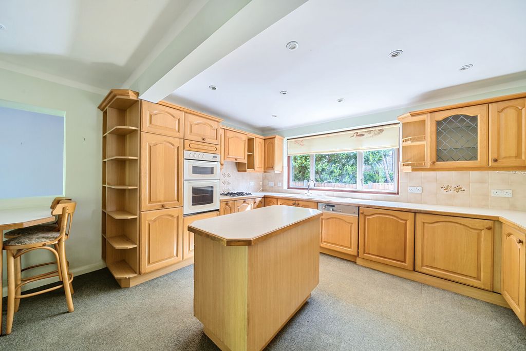 Property photo 2 of 25 16-68245F9Dd76Bb-...