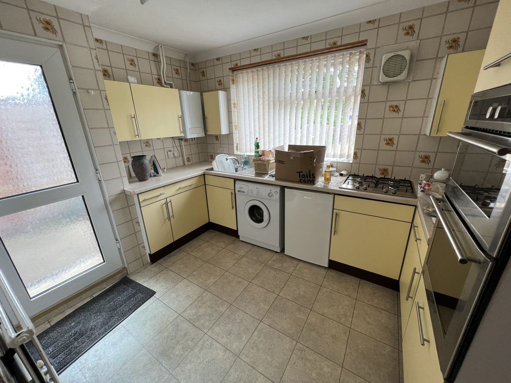 Property photo 3 of 8 3916-Hr-5.Jpg