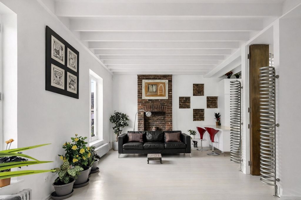 Property photo 3 of 11 Reception