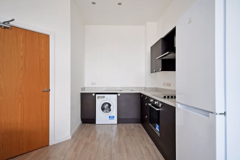 Property photo 3 of 10 Kitchen