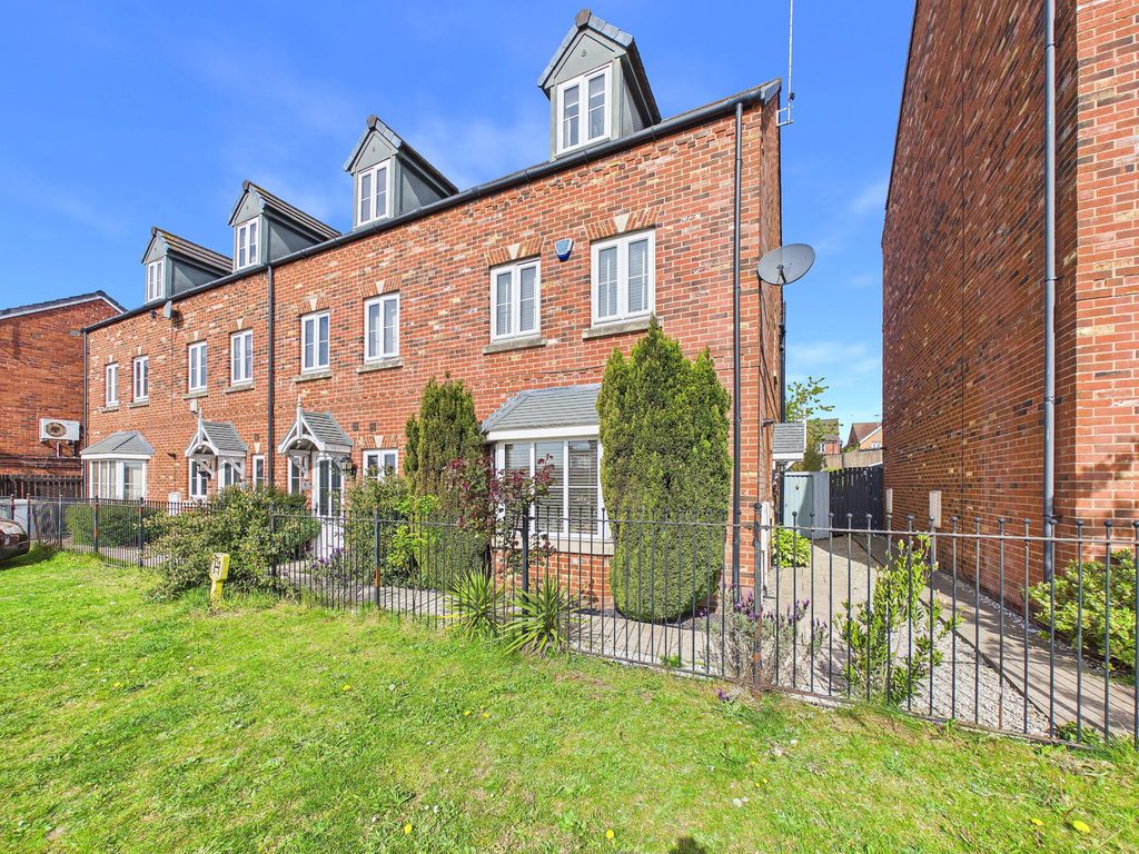 Property photo 1 of 24