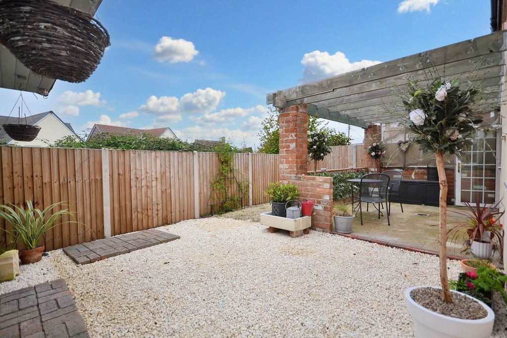 Property photo 2 of 20