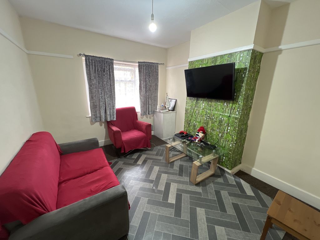 Property photo 1 of 11 2 Bedroom Flat For Rent