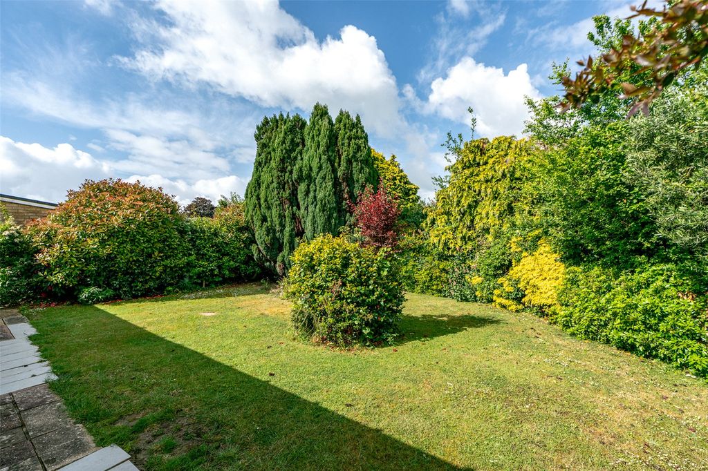 Property photo 2 of 21 Picture No. 19