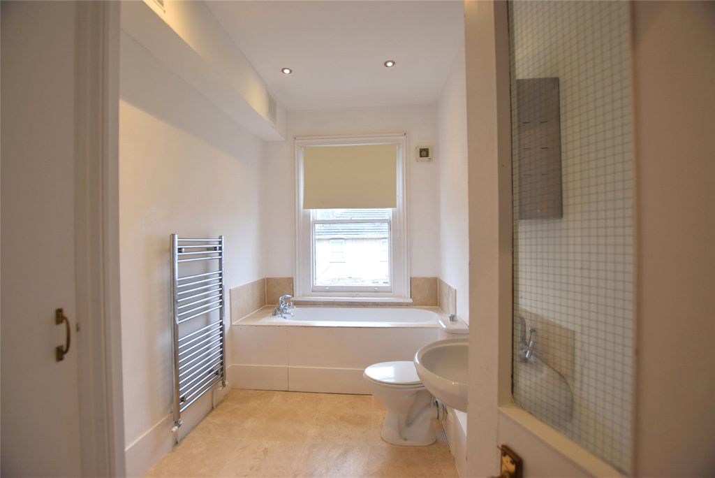 Property photo 3 of 7 Picture No. 21