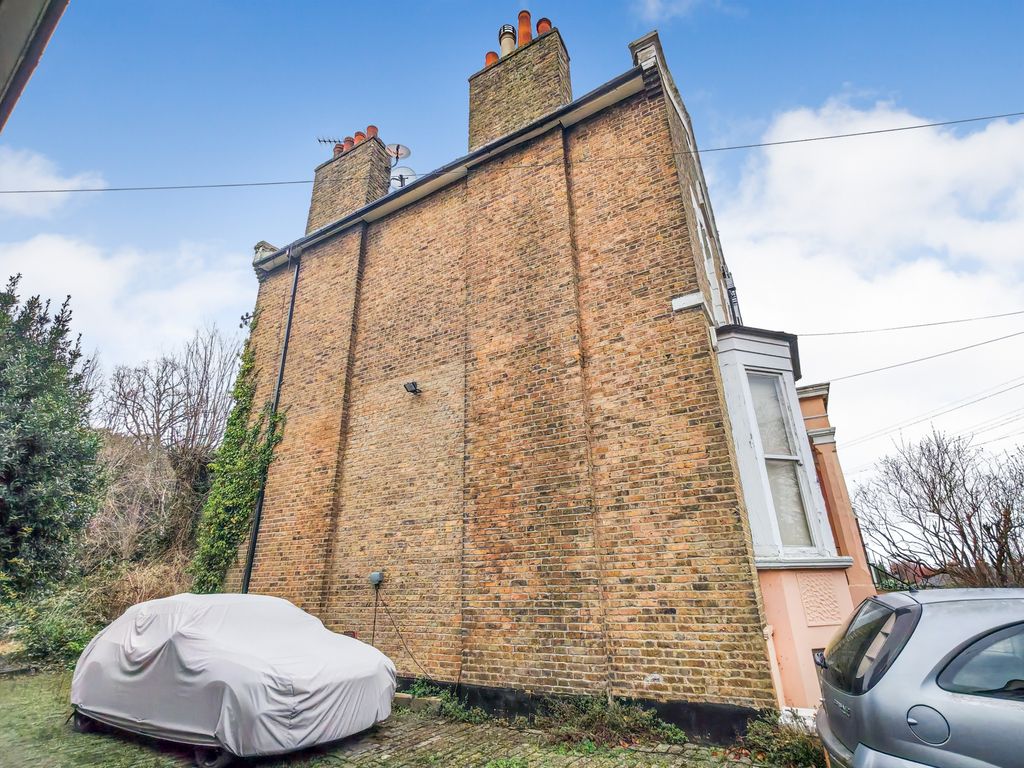 Property photo 3 of 5