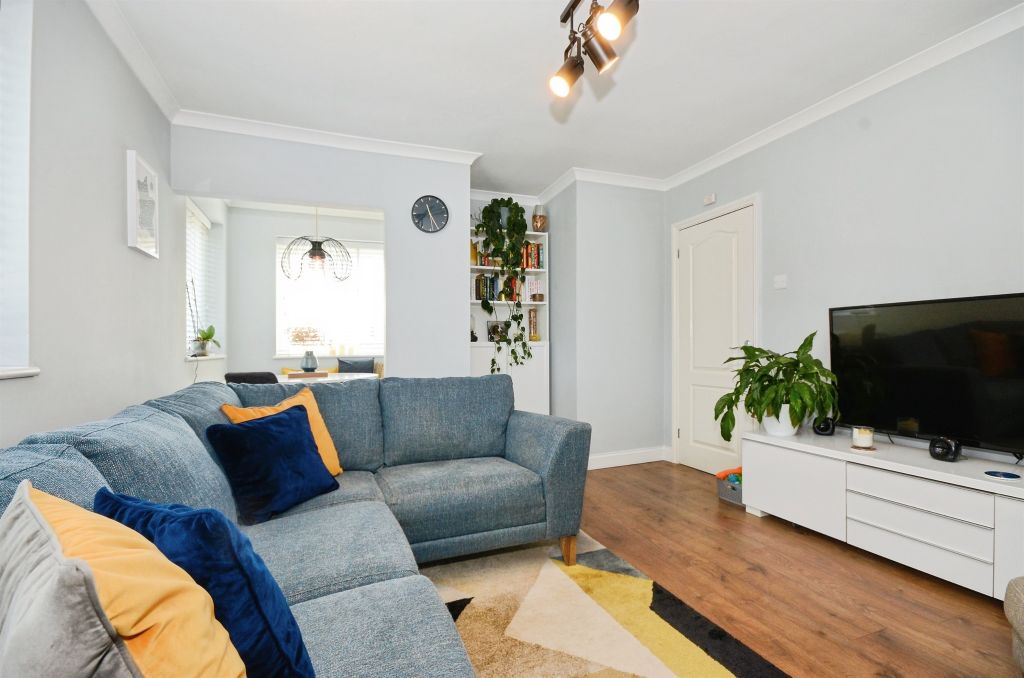 Property photo 3 of 17