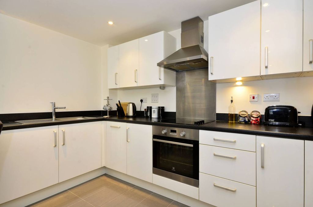 Property photo 3 of 6