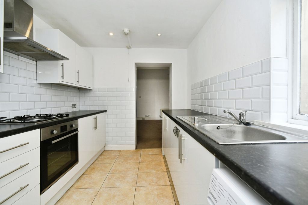 Property photo 2 of 15 Pbox-Img.Jpg