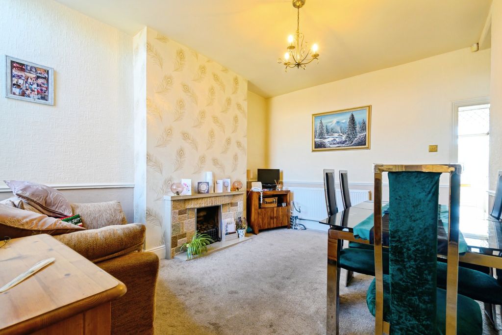 Property photo 2 of 15 Dining Room