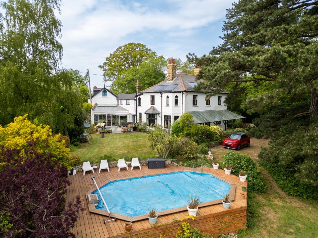Property photo 1 of 52 5110651