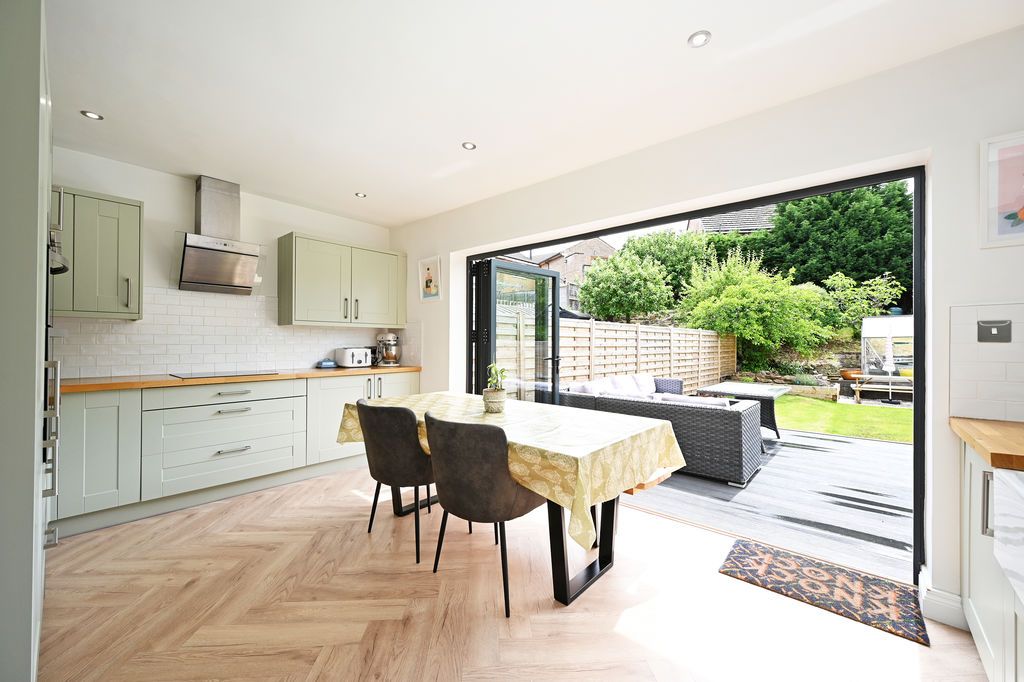 Property photo 1 of 23 Dining Kitchen