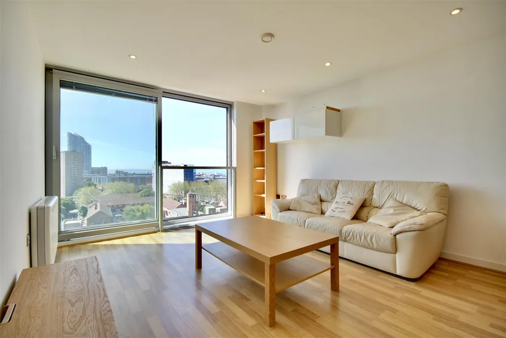 Apartment in Portsmouth - View 6
