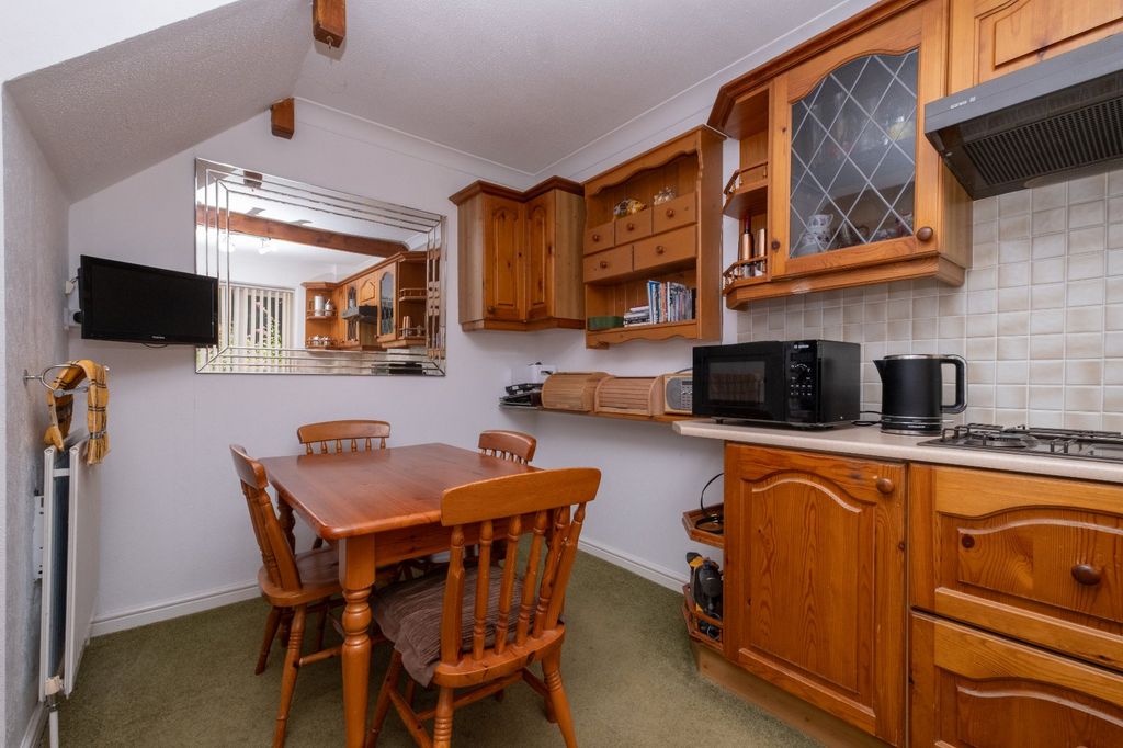 Property photo 3 of 12 Picture 3