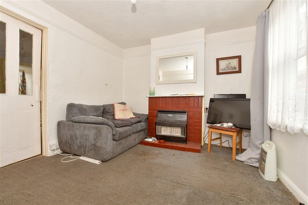 Property photo 3 of 12 Lounge