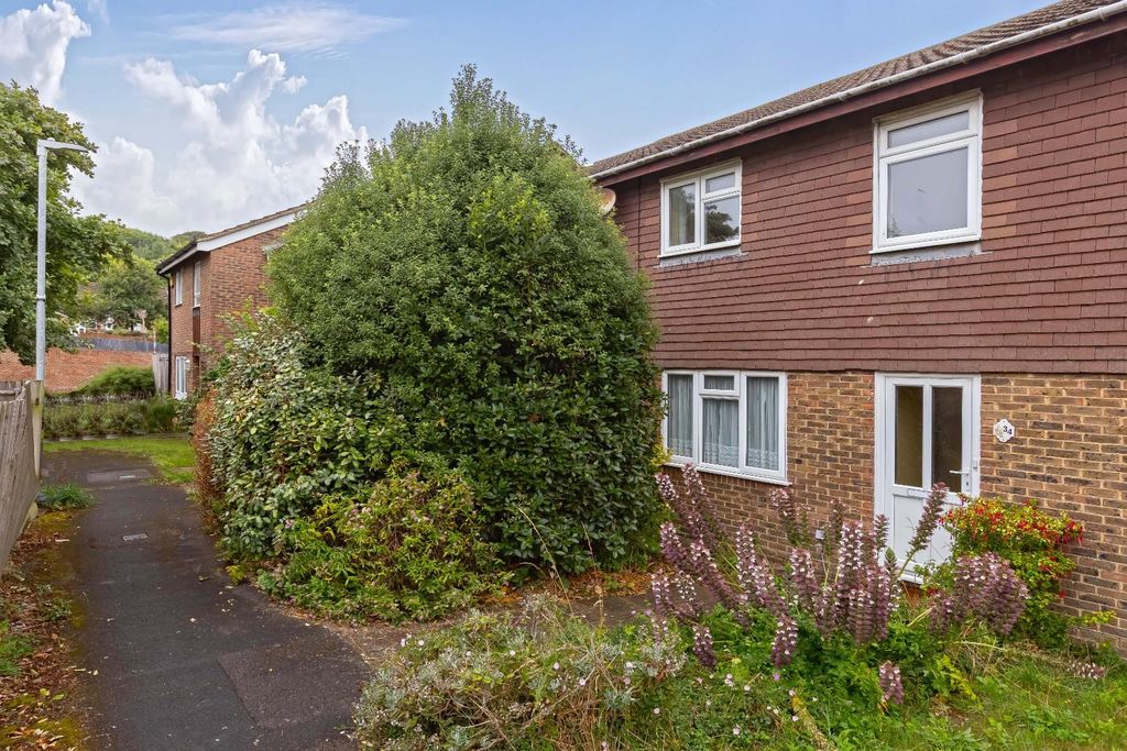 Property photo 1 of 15 Juniper Close_15.Jpg