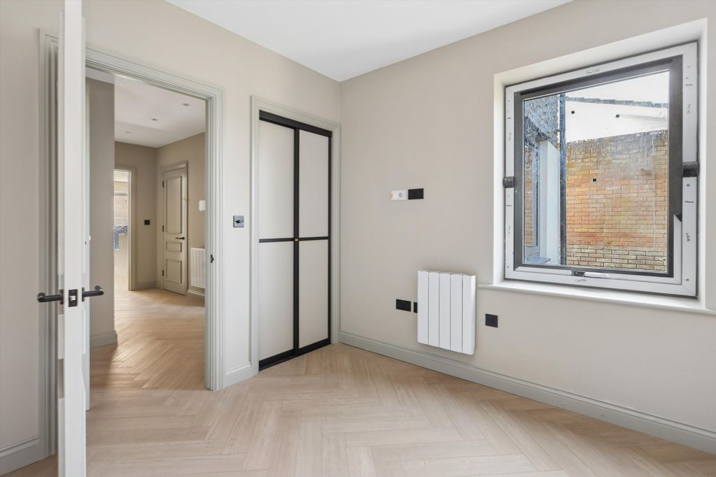 Property photo 3 of 11 Image