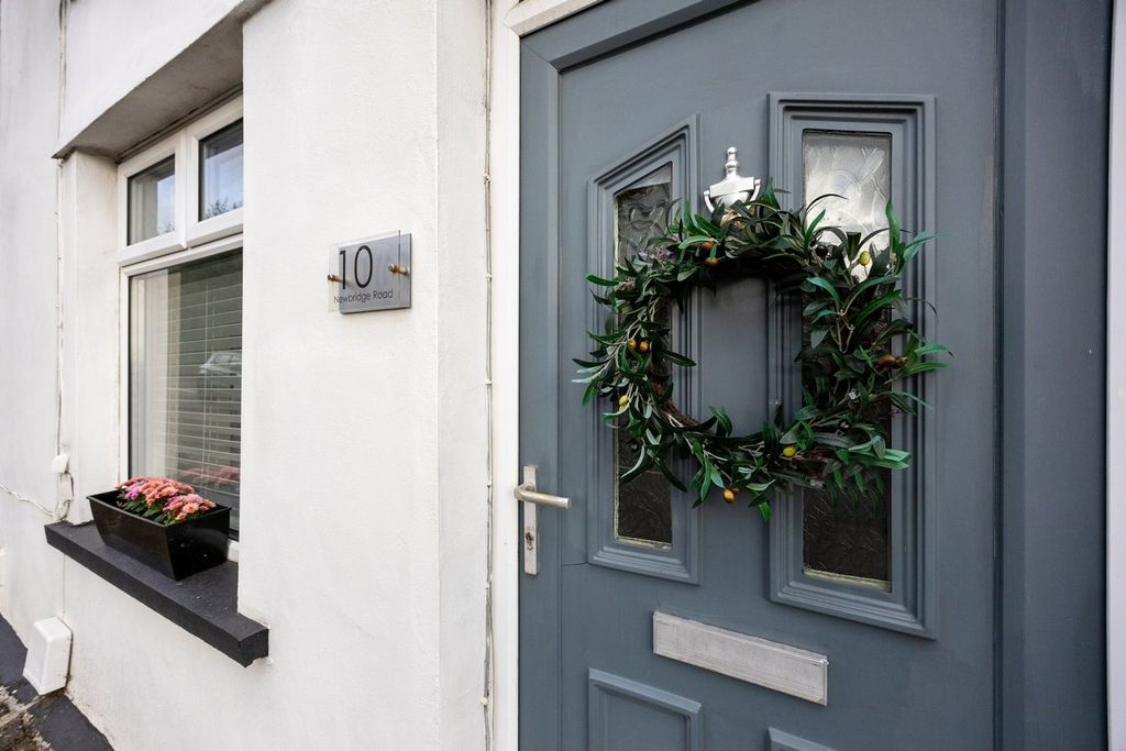 Property photo 3 of 34