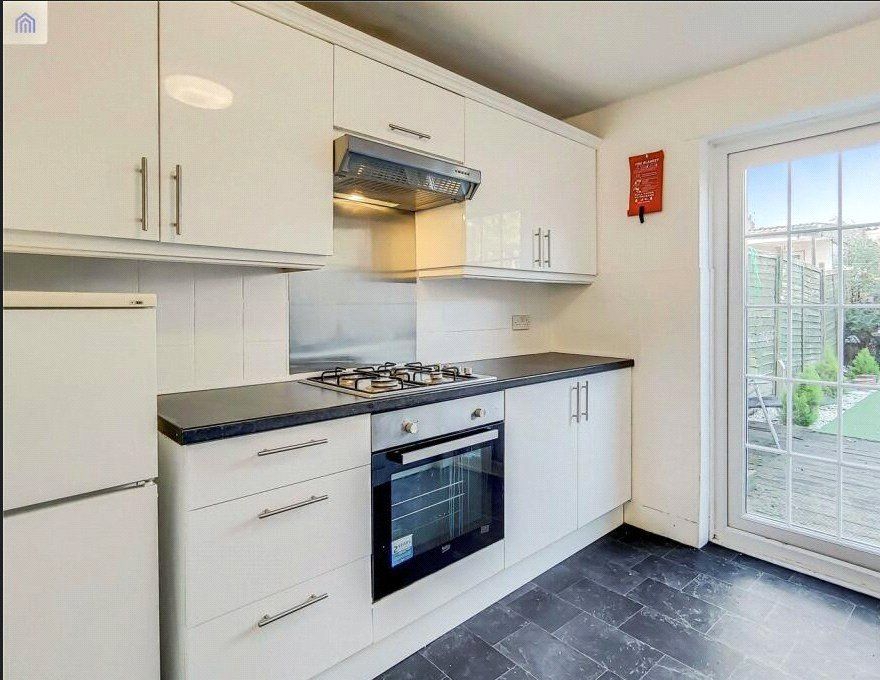 Property photo 2 of 10 Kitchen