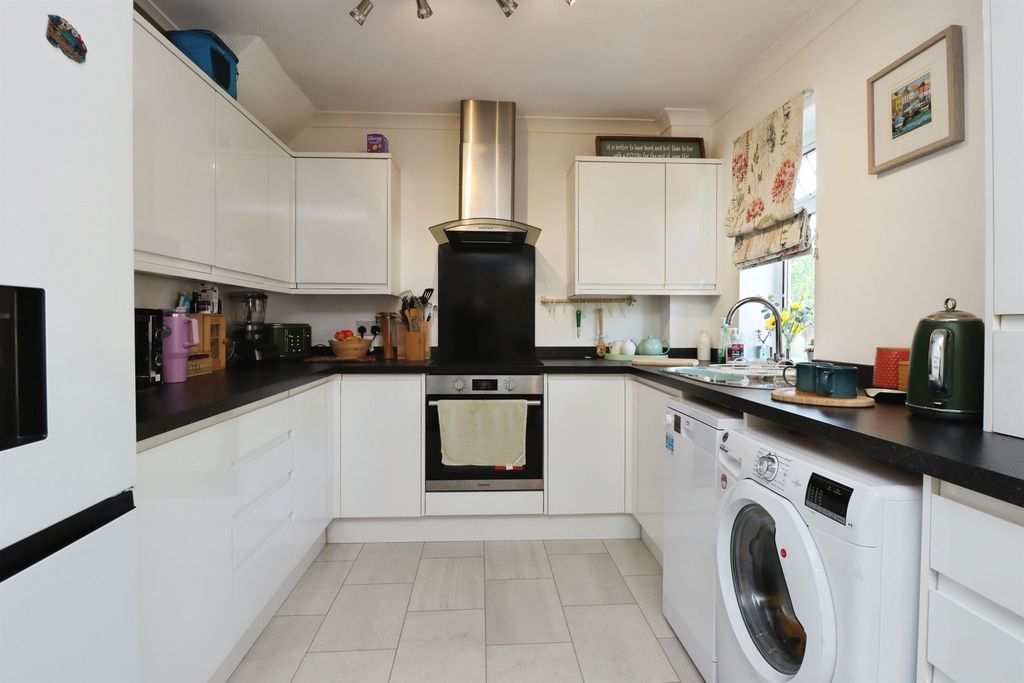 Property photo 3 of 16