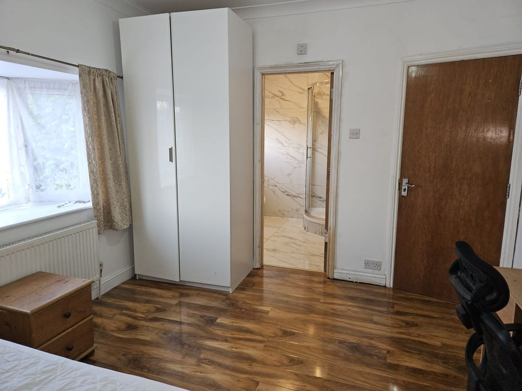 Property photo 1 of 4
