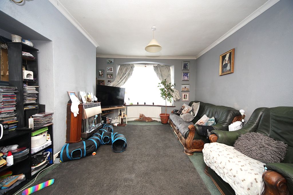 Property photo 3 of 17 5598572
