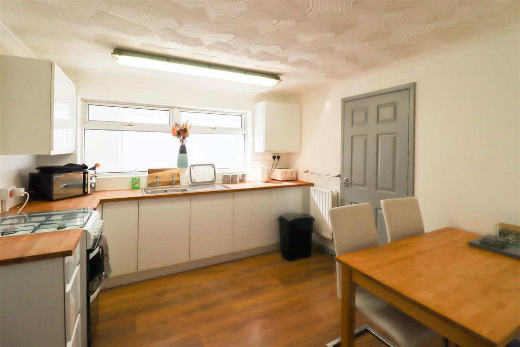 Property photo 2 of 10 Img_2147.Jpg